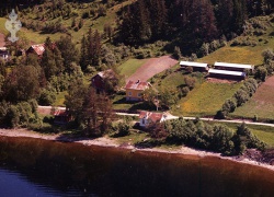 192055 b Oddebukti Skulen i Bergstod.jpg