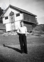 Kåre Hosum - #KvH 04-089 b 