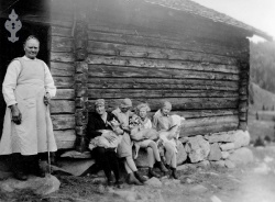 Bergit Skogheim på Kvinandalen - #KvH 09-082 b 