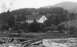 Postkort Kviteseidbyen Kviteseid hotell 02 Bruka 1912 - KvH 02-070 b 