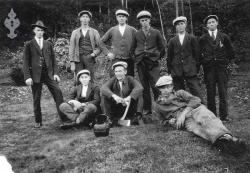 Dugnad i skibakken - #KvH 03-050 b 