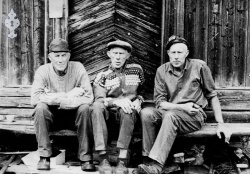 Frå venstre Olav Gunnar og Arne Nordskog - kVH 05-008 b 