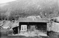 Århus i Vrådal Stoga brann i 1940 - #KvH 04-176 b 