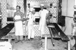 Bakarane i full gang 1962 fv Arne Jacobsen Frits Jacobsen og Oddvar Haugen - #KvH 07-036 b 