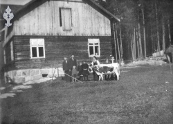 Pekeberg familie 1928 - KvH 05-009 b