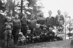 Brunkeberg sundagsskule 1959 på Kyrkjenuten - #KvH 03-070 b 
