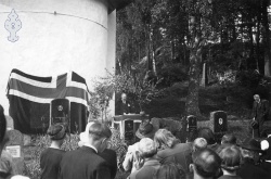 Avduking av Zetlitzsteinen 01 - #KvH 08-006 b