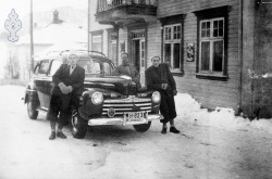 Rolf Kilen Johannes Kviteseid Olav Råmunddalen og drosje - #KvH 09-009 b 