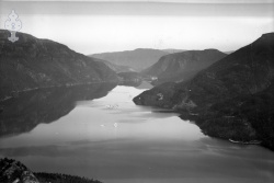 3033 b Utover Kviteseidvatnet.jpg