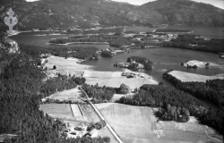 20181 b Vrådal frå nord med øyane 130949.jpg