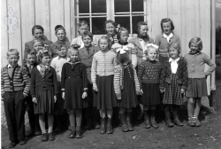 Åsgrend skule om lag 1955 - #KvH 045 b