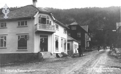  Postk Kviteseidbyen - KvH 02-018 b